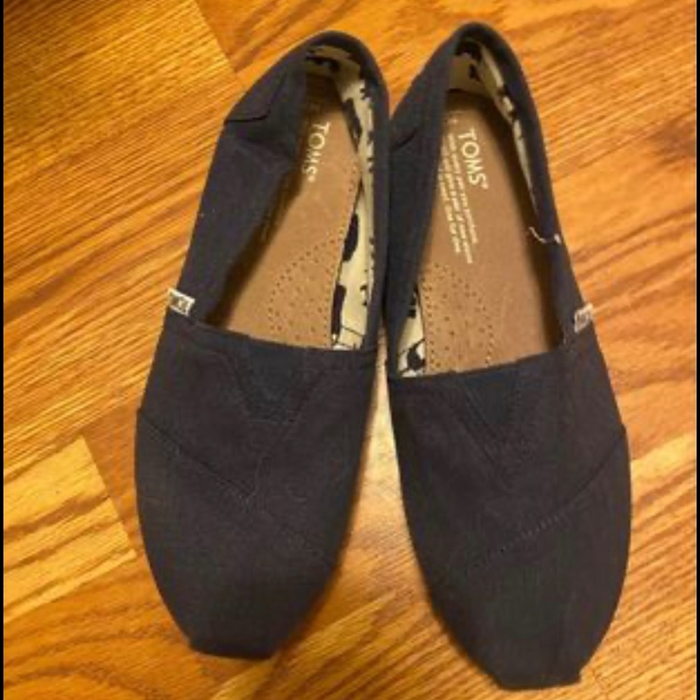 Toms size 7